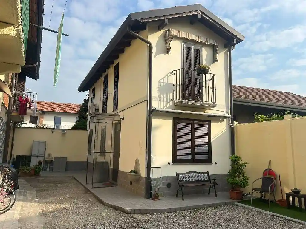 Casa indipendente in vendita a Desio