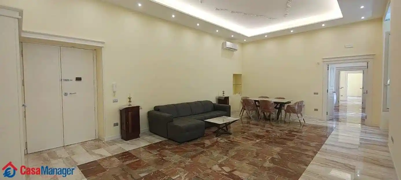 Appartamento in vendita a Napoli