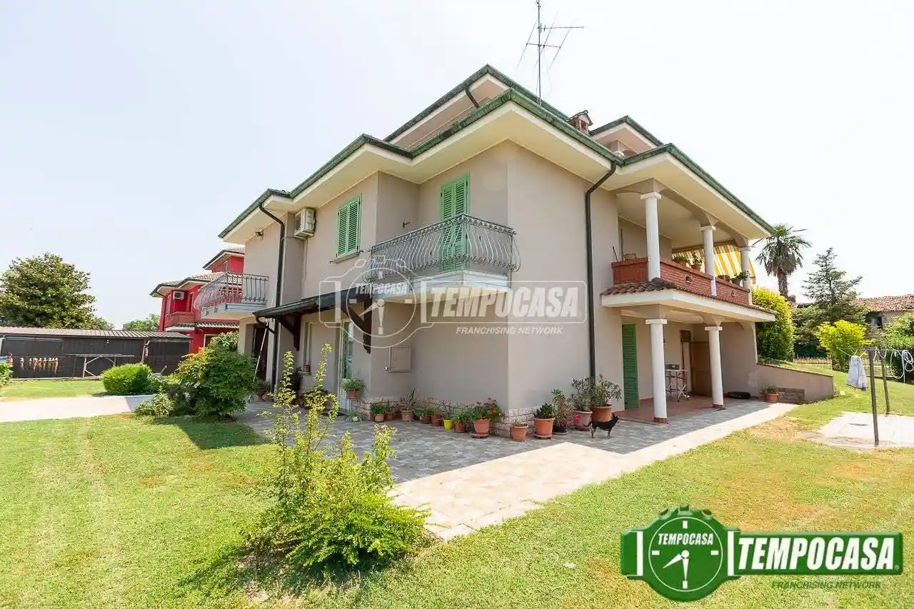 Villa in vendita a Casaletto di Sopra