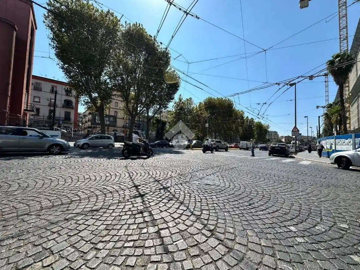Appartamento in vendita a Napoli
