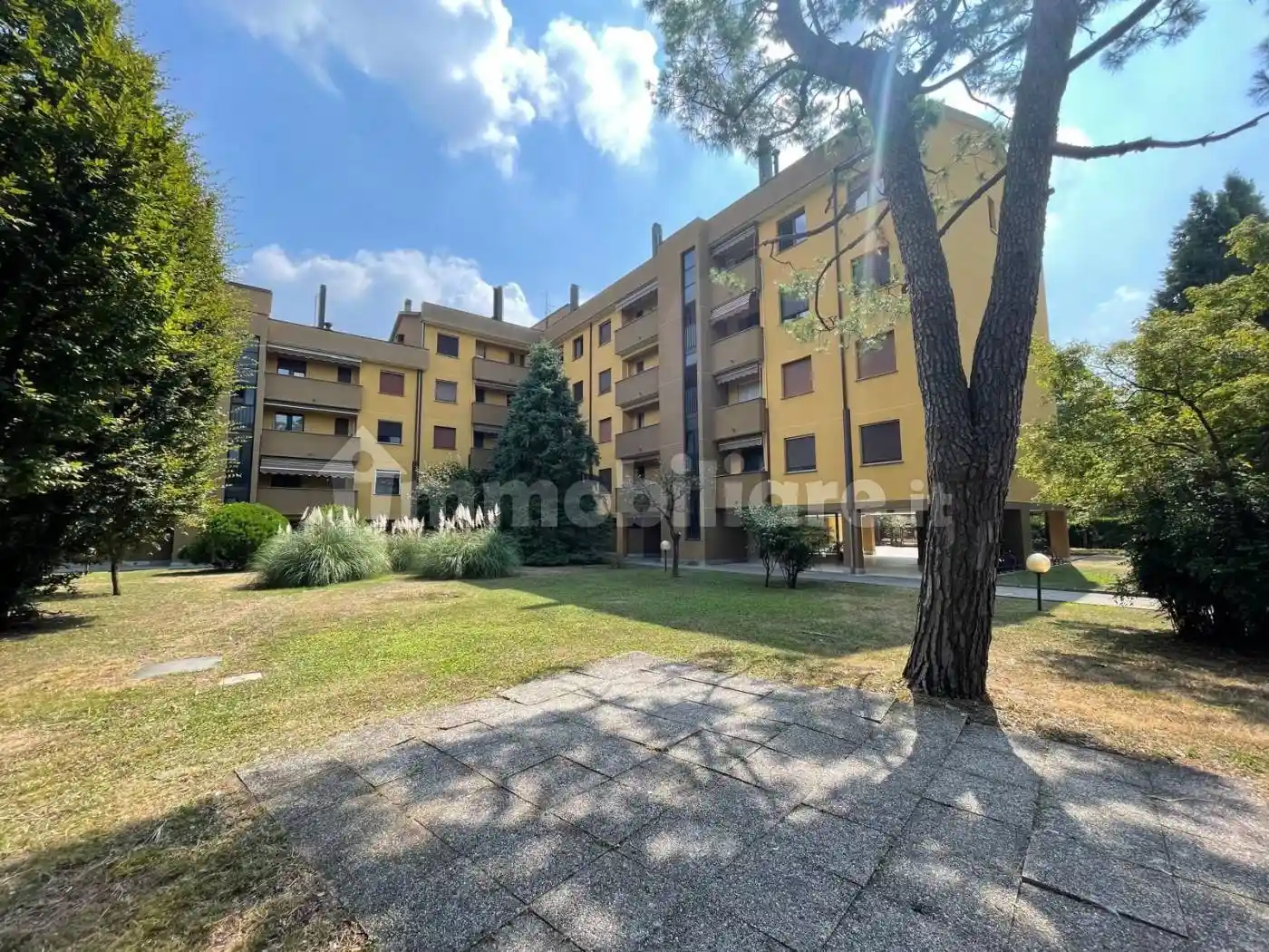 Appartamento in vendita a Vanzago