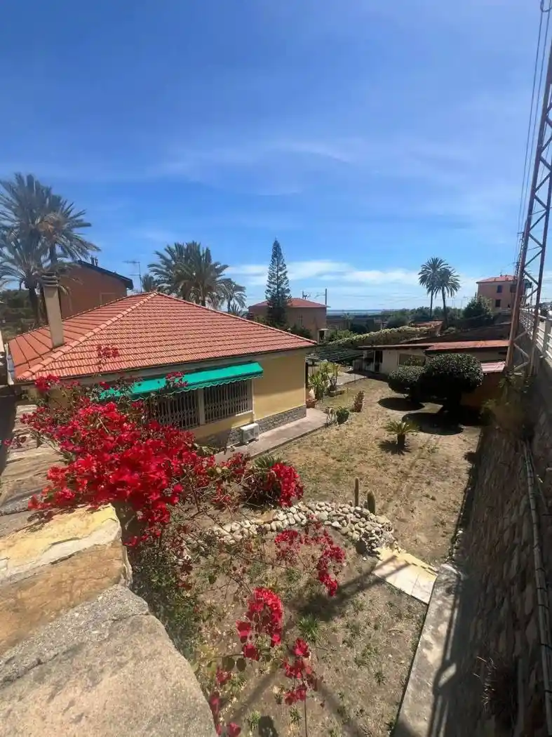 Villa in vendita a Bordighera