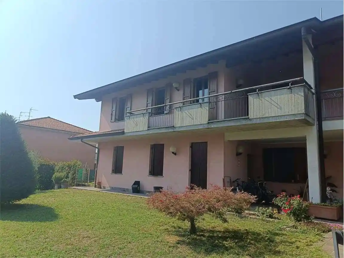Villa in vendita a Trezzano Rosa