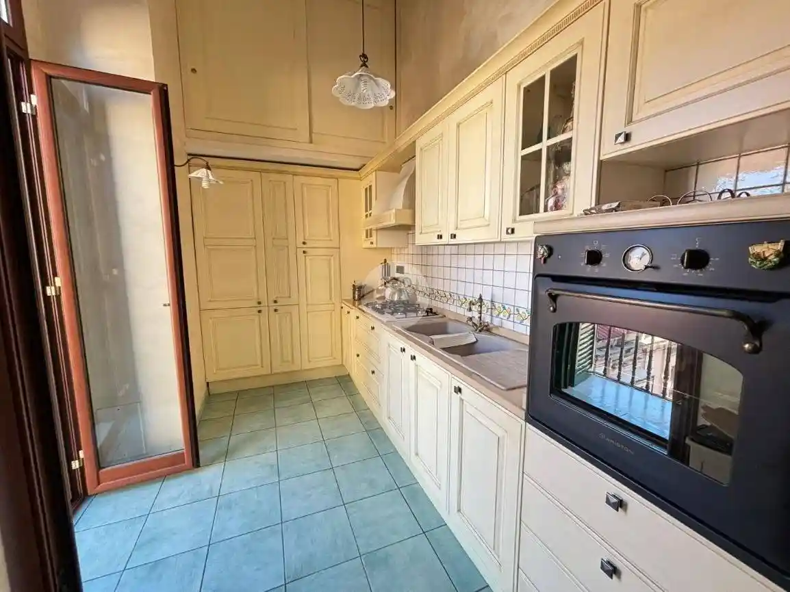 Appartamento in vendita a Napoli