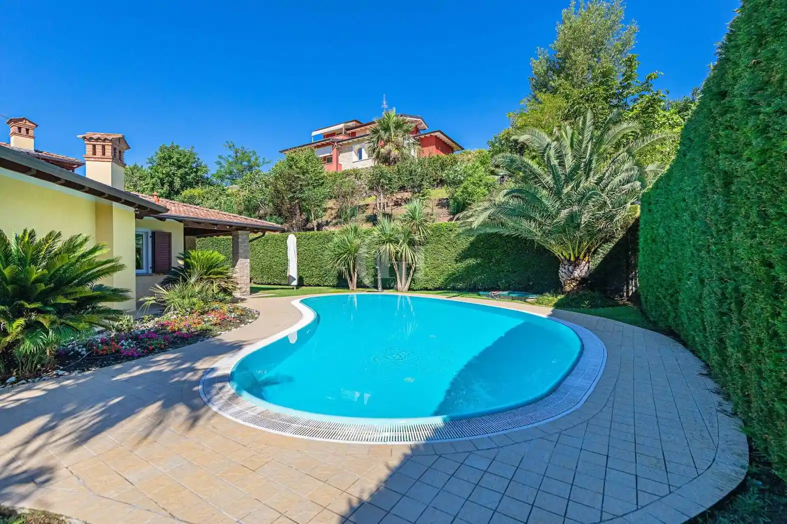 Villa in vendita a Moniga del Garda