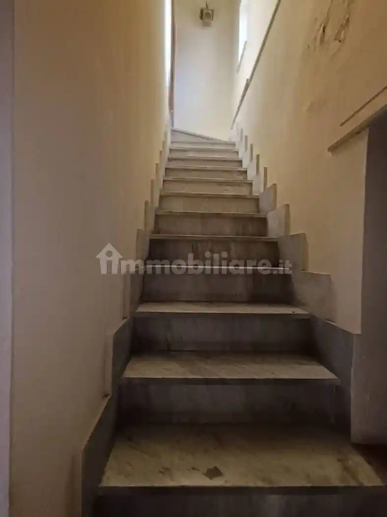 Palazzo - Edificio in vendita a Borgia