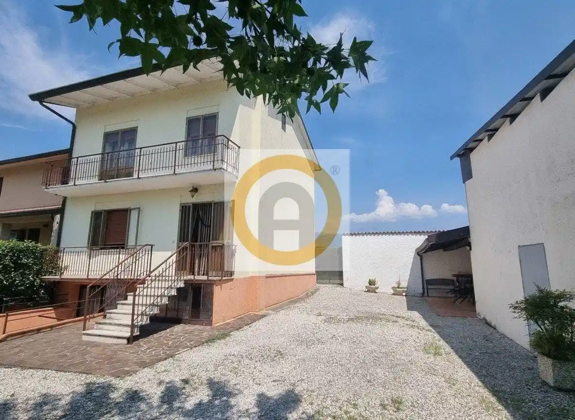 Villa in vendita a Bassano del Grappa