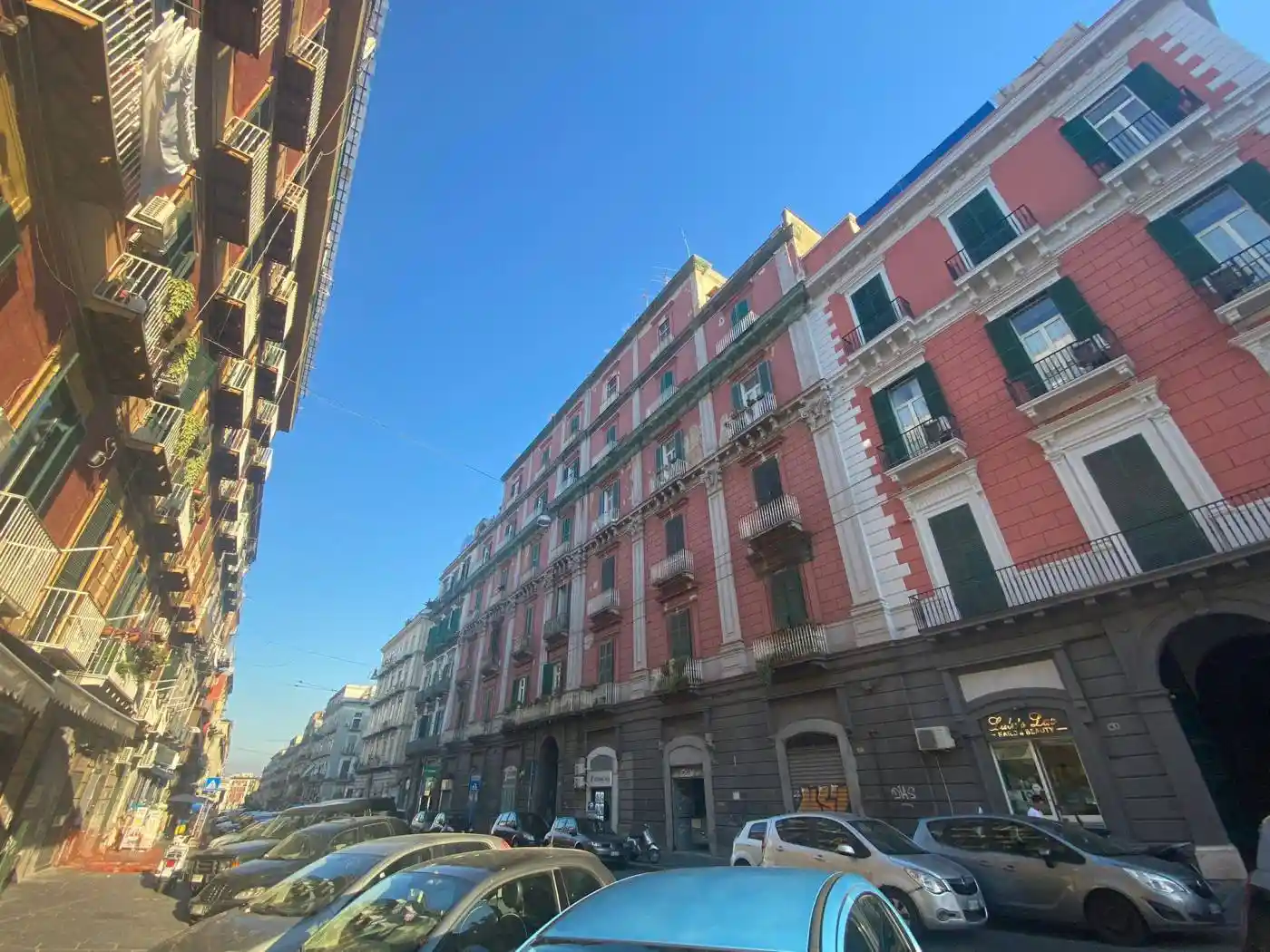 Appartamento in vendita a Napoli