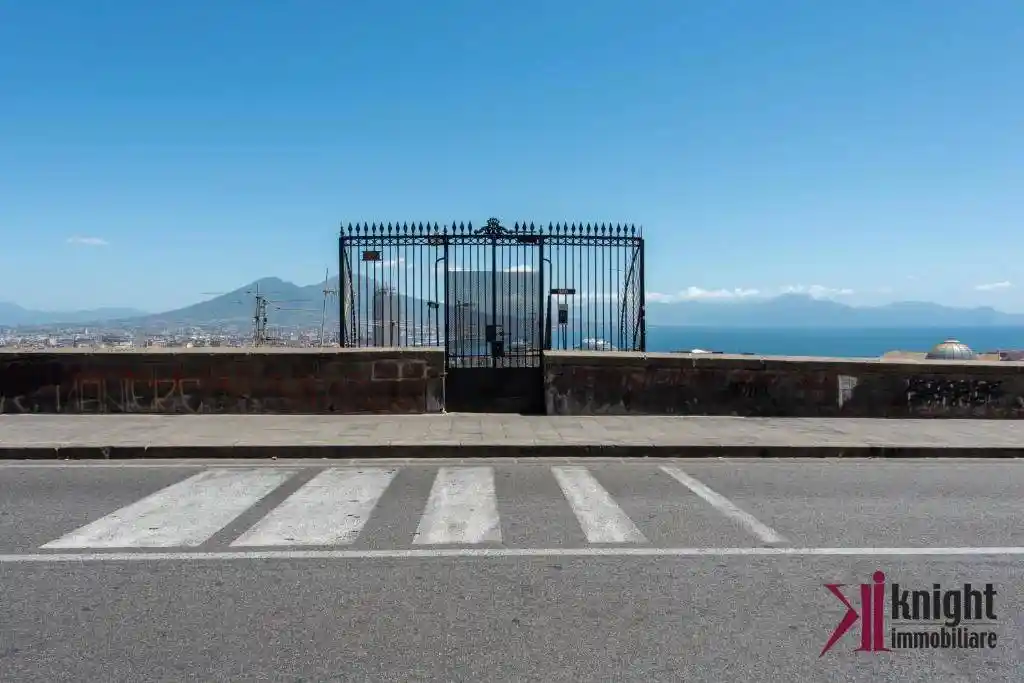 Appartamento in vendita a Napoli