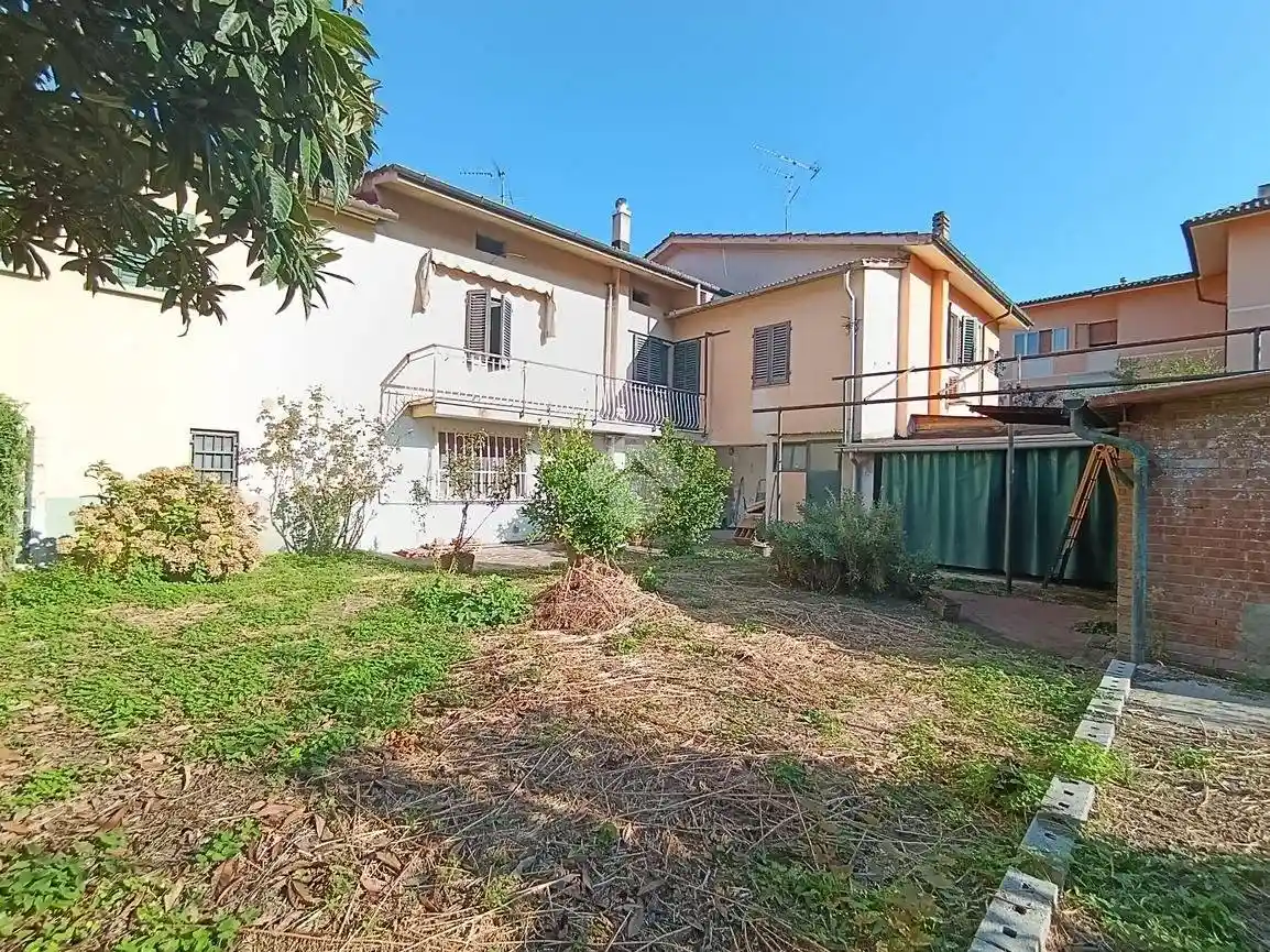 Casa indipendente in vendita a Serravalle Pistoiese