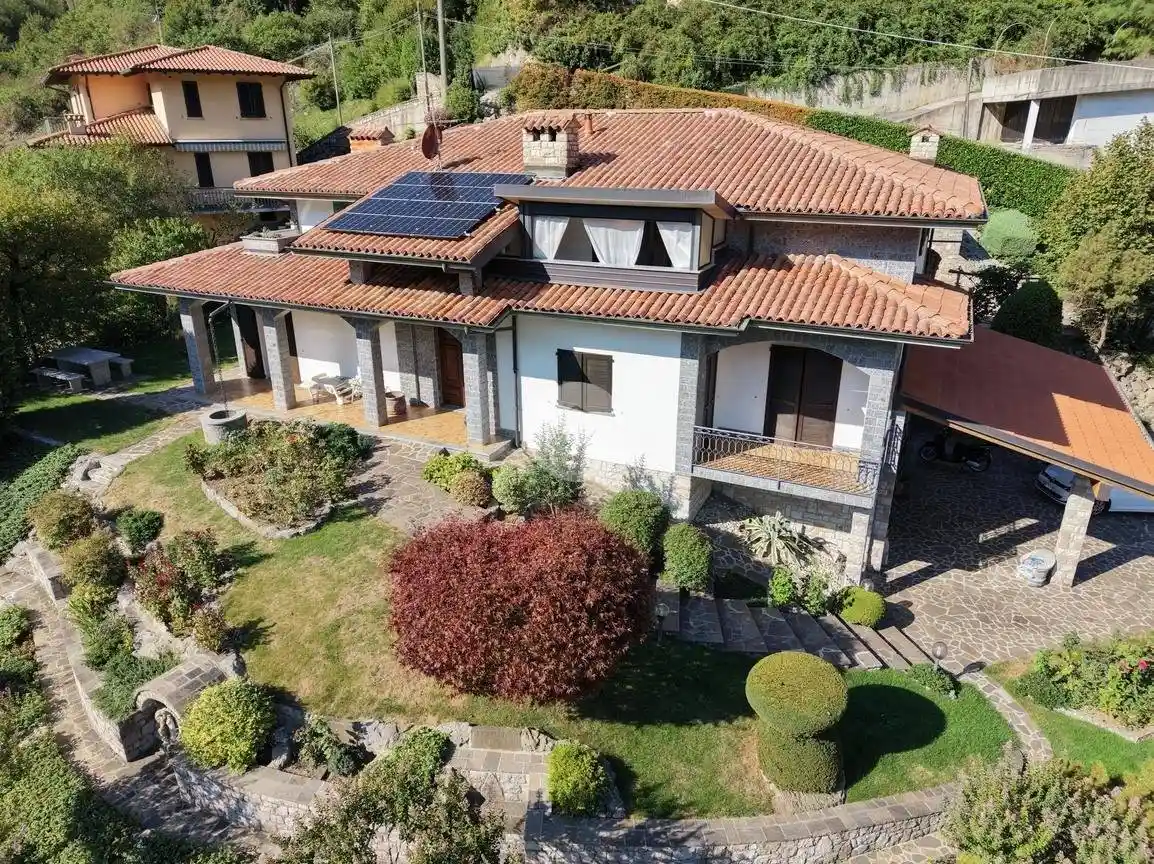 Appartamento in vendita a Adrara San Rocco