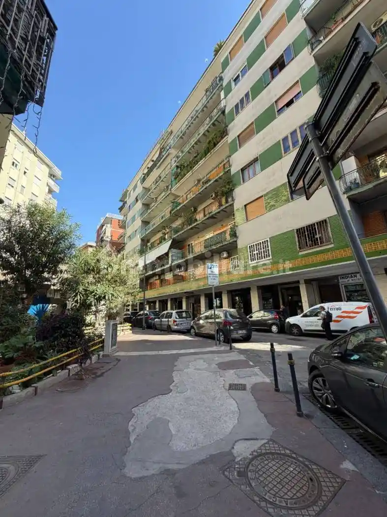 Appartamento in vendita a Napoli