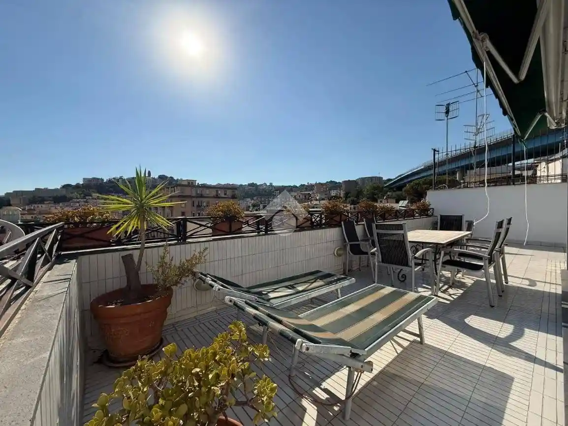 Villa in vendita a Napoli