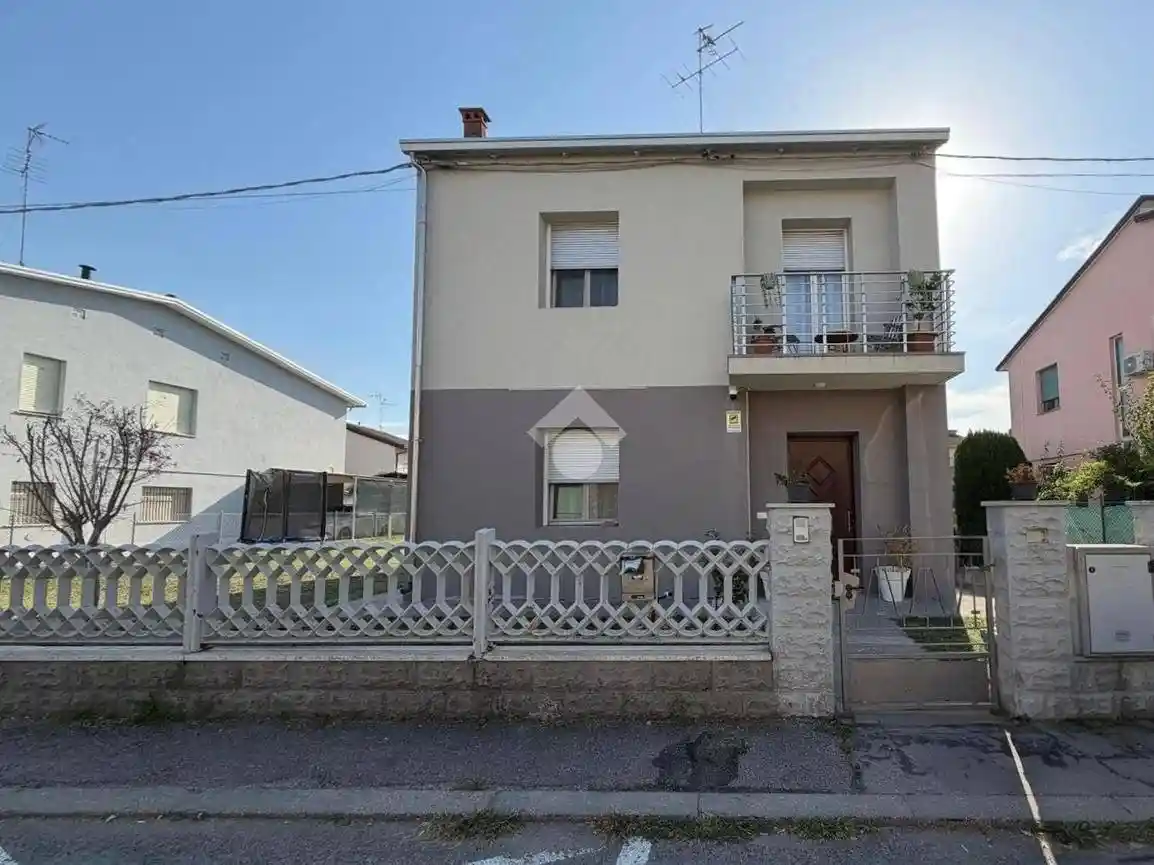 Villa in vendita a Alfonsine