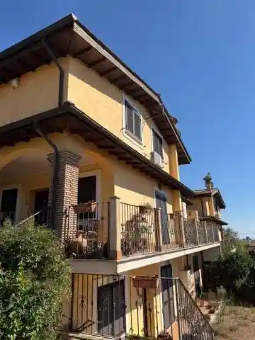 Villa in vendita a Anguillara Sabazia