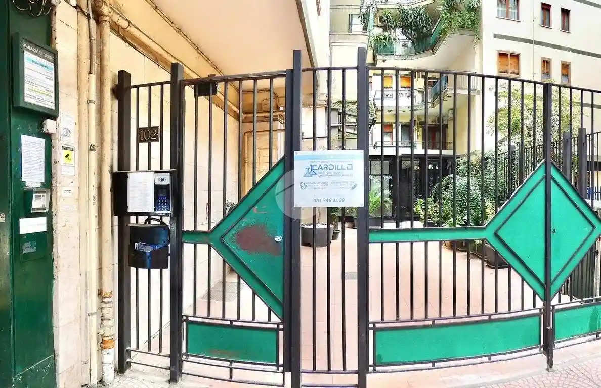 Appartamento in vendita a Napoli