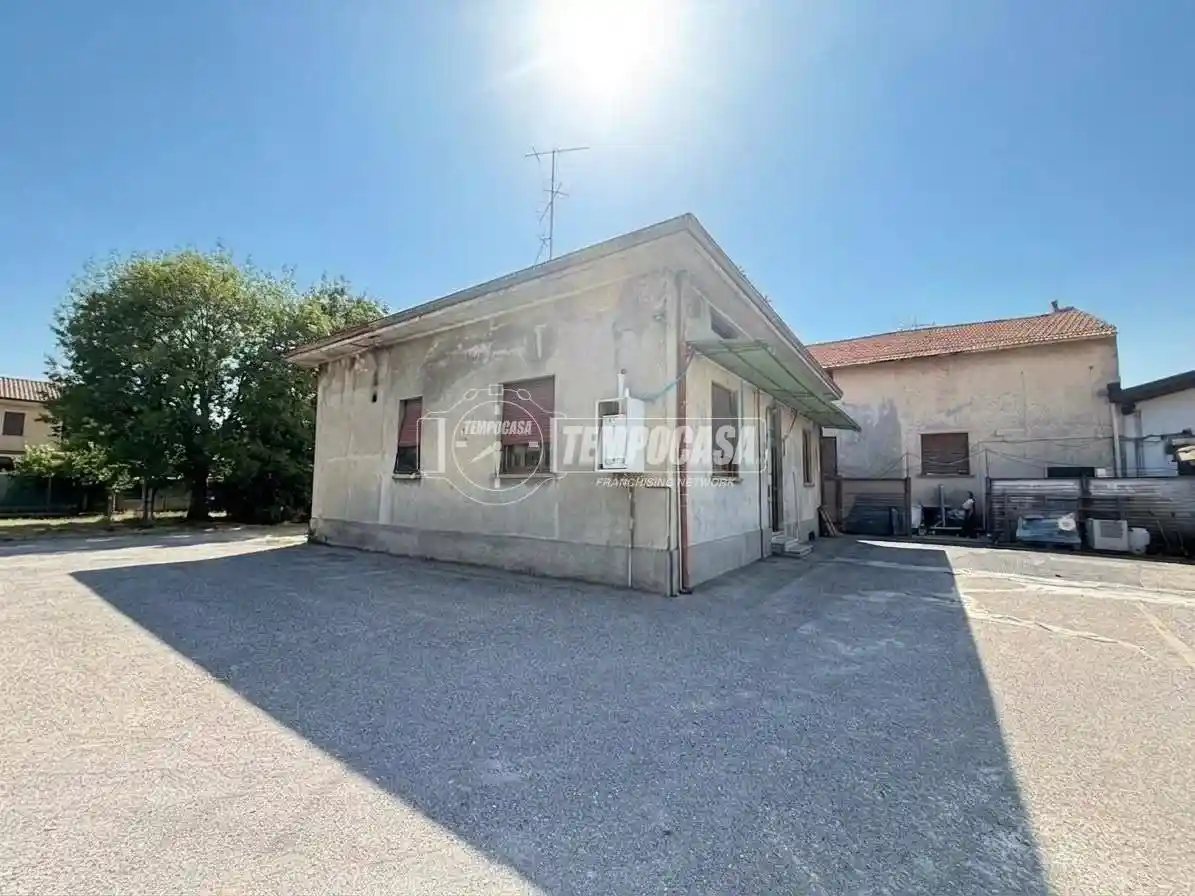 Villa in vendita a Lazzate