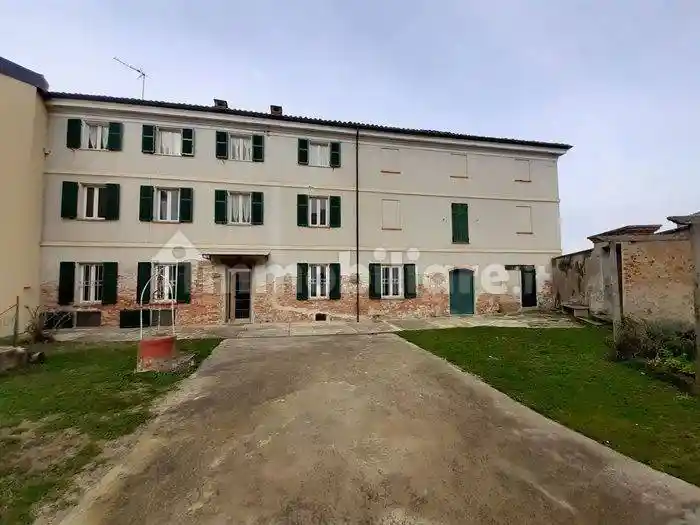 Rustico - Casale in vendita a Calliano