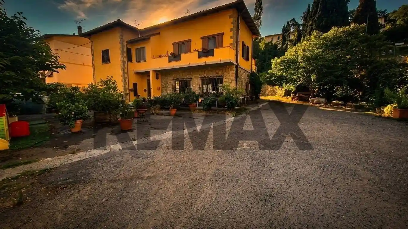 Villa in vendita a Castel San Niccolò