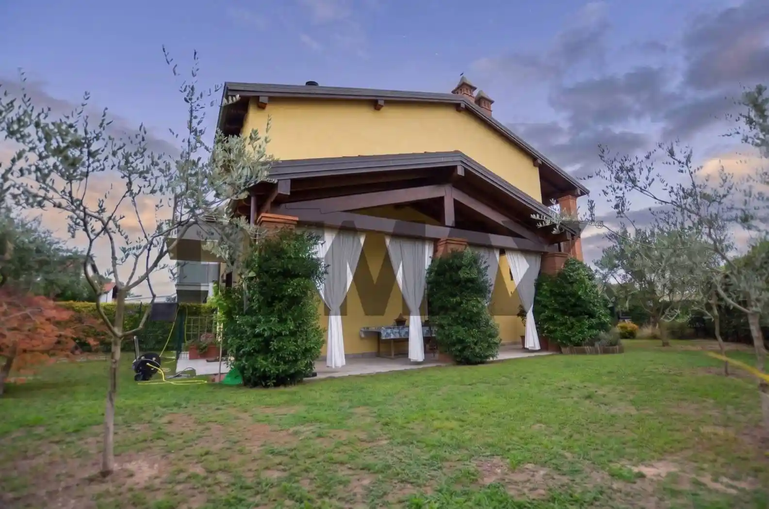 Villa in vendita a Peschiera del Garda