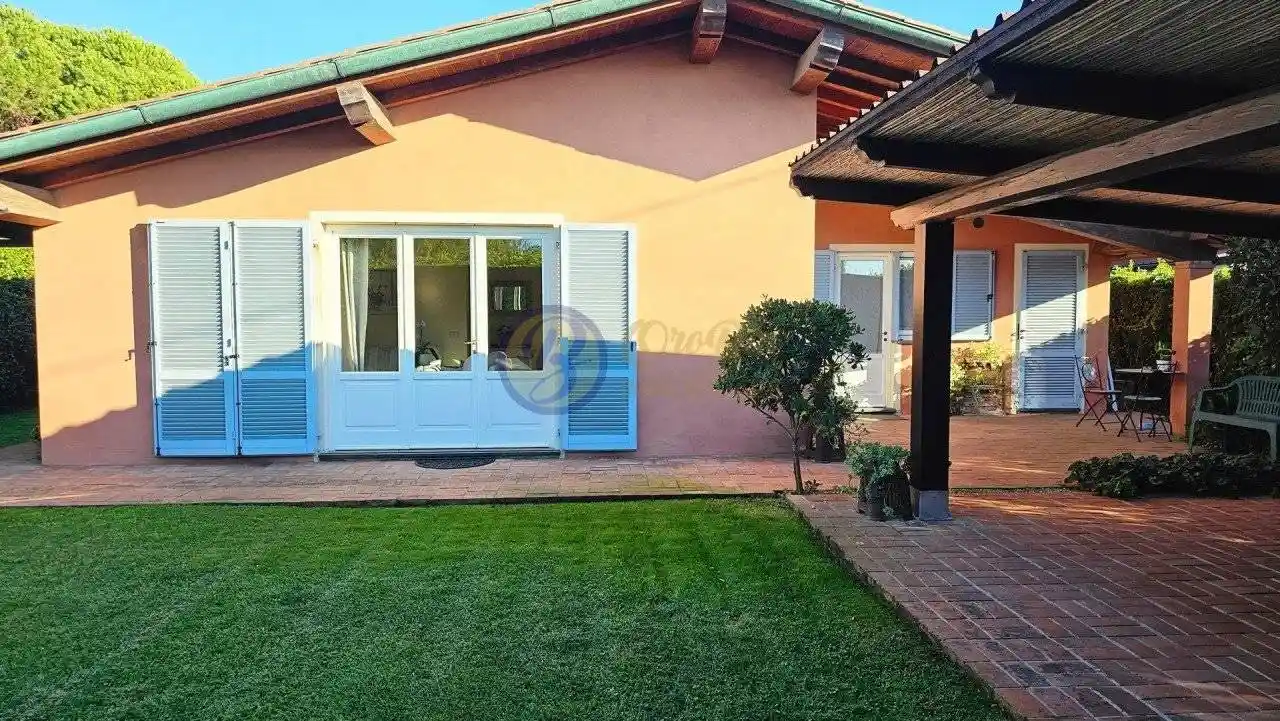 Villa in vendita a Viareggio