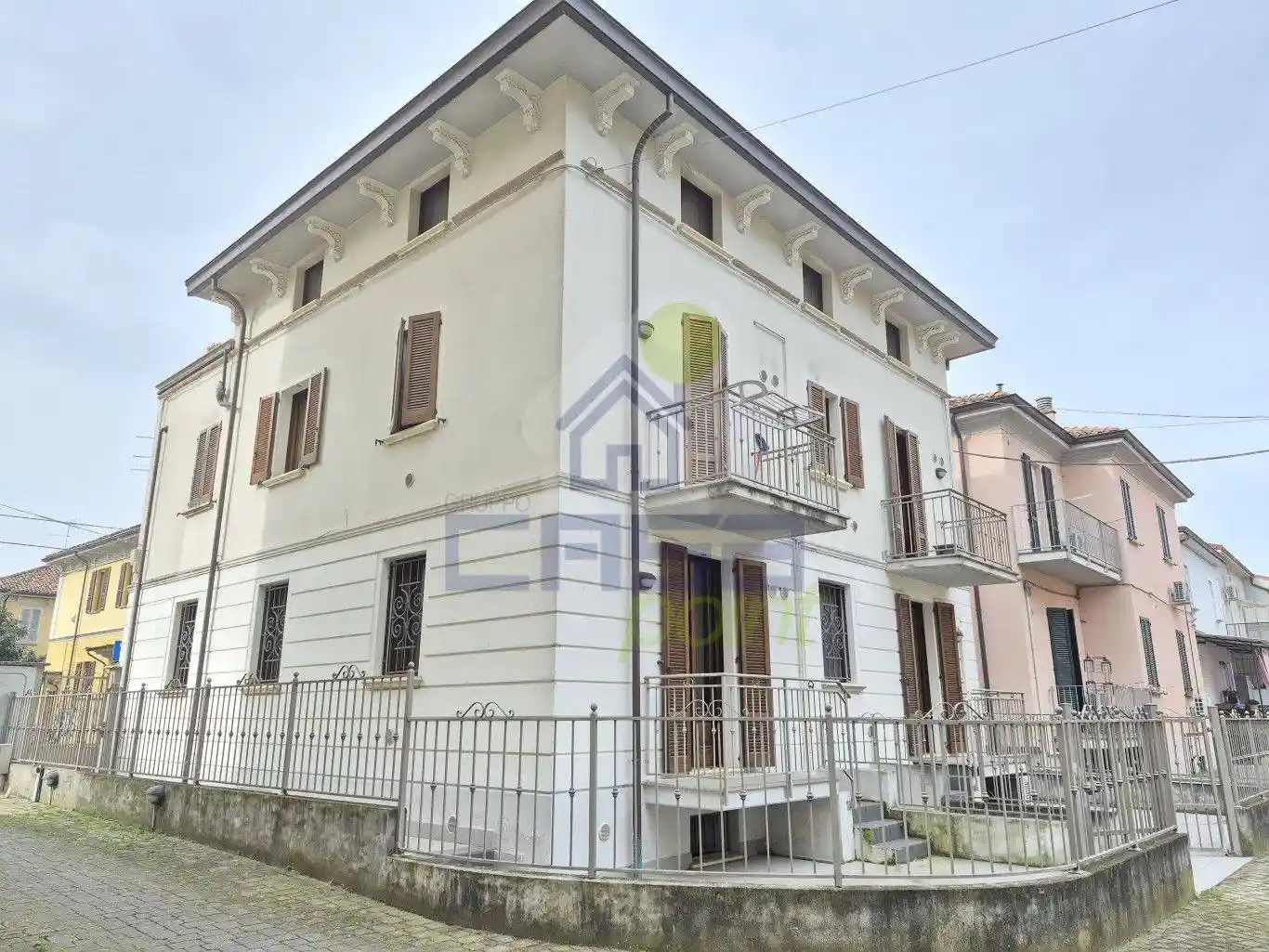 Palazzo - Edificio in vendita a Piacenza
