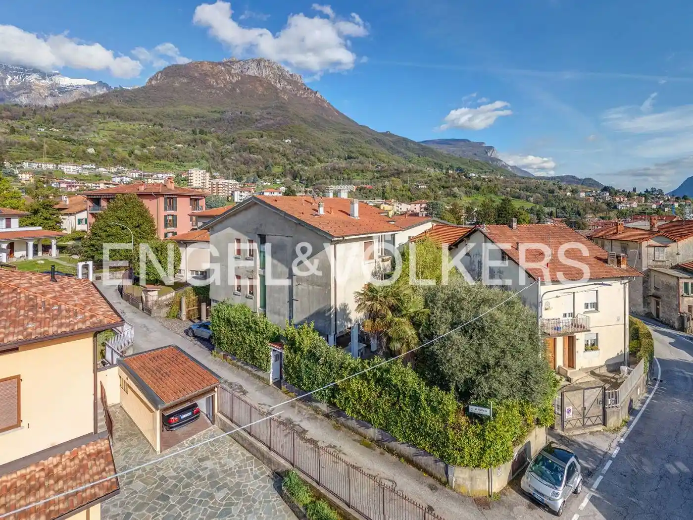 Villa in vendita a Mandello del Lario
