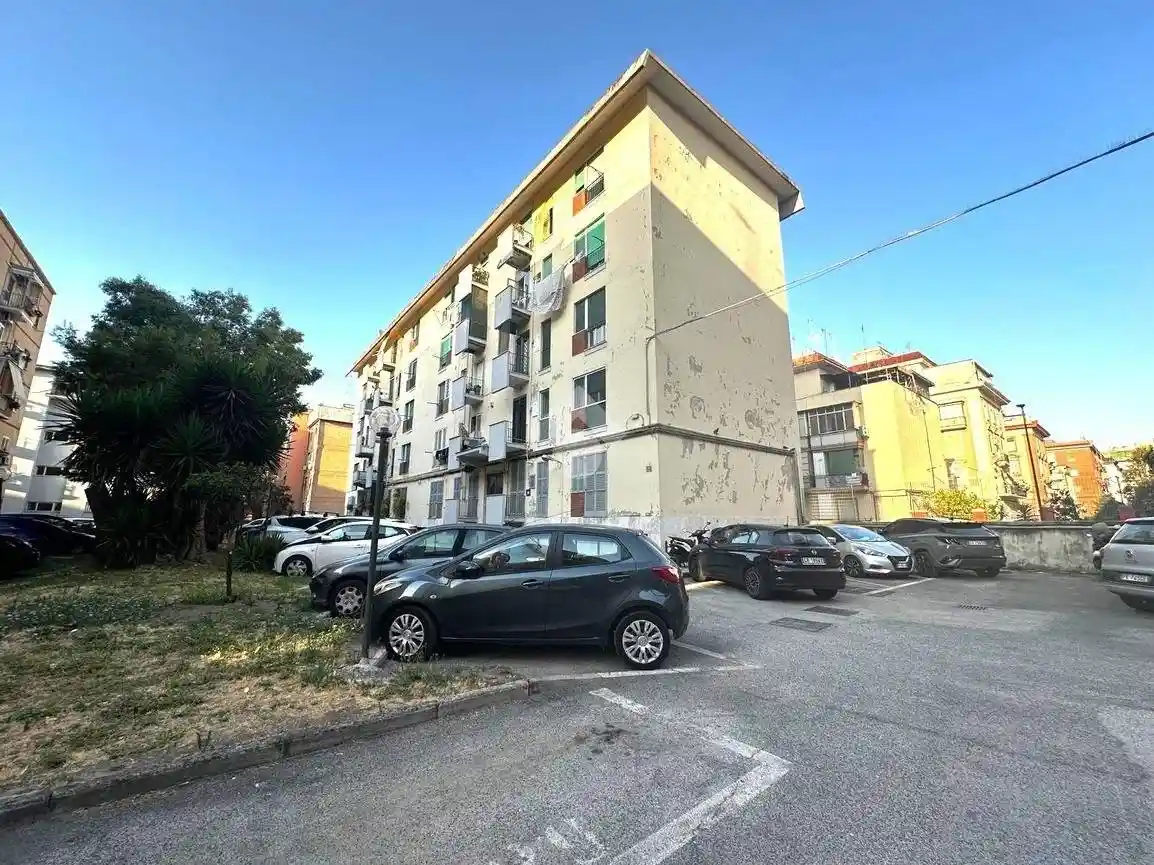 Appartamento in vendita a Napoli