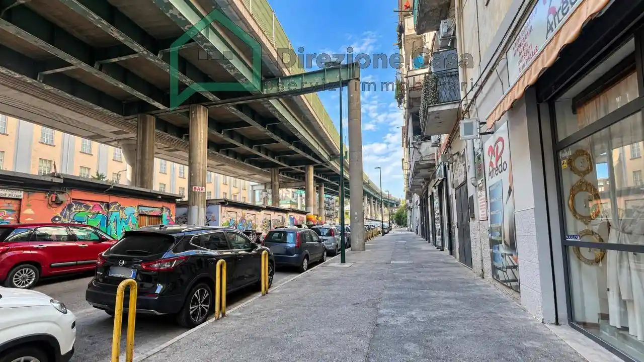 Appartamento in vendita a Napoli