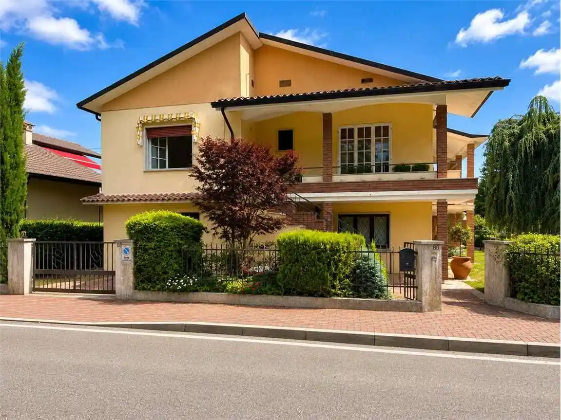 Villa in vendita a Costabissara