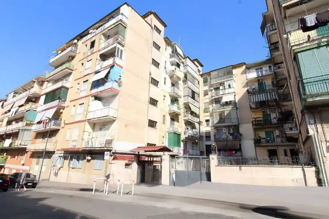 Appartamento in vendita a Napoli