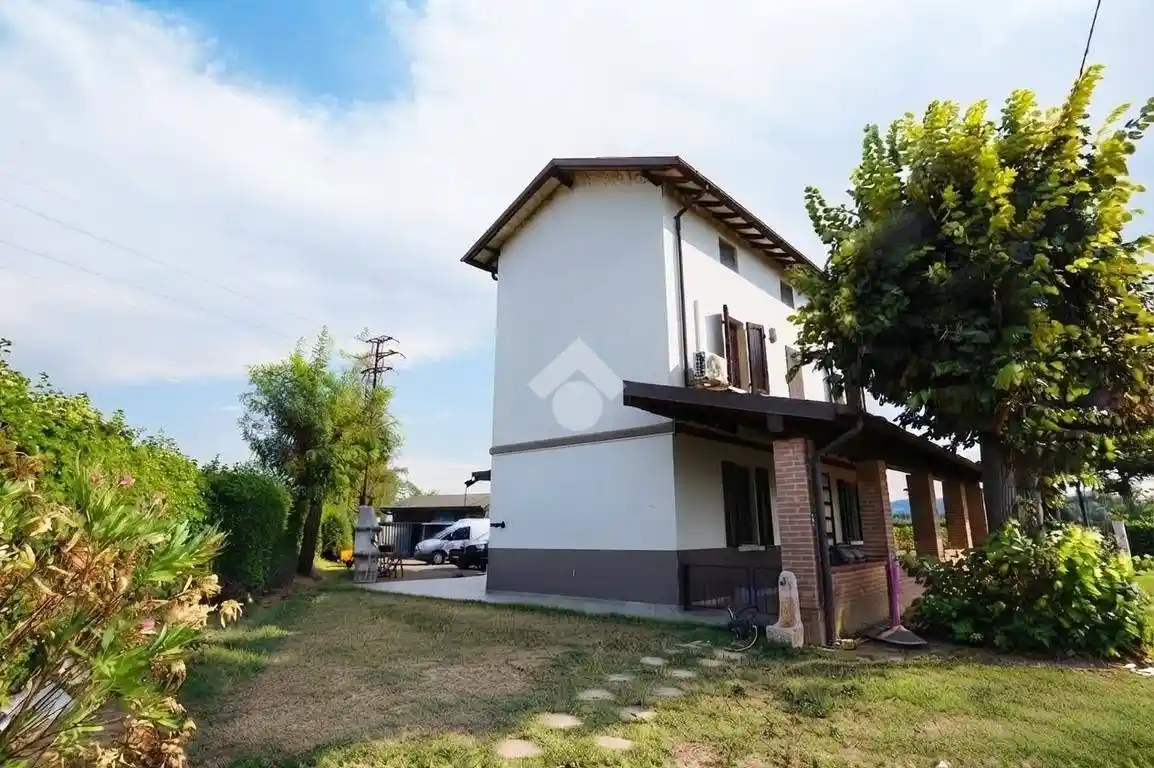 Casa indipendente in vendita a Formigine