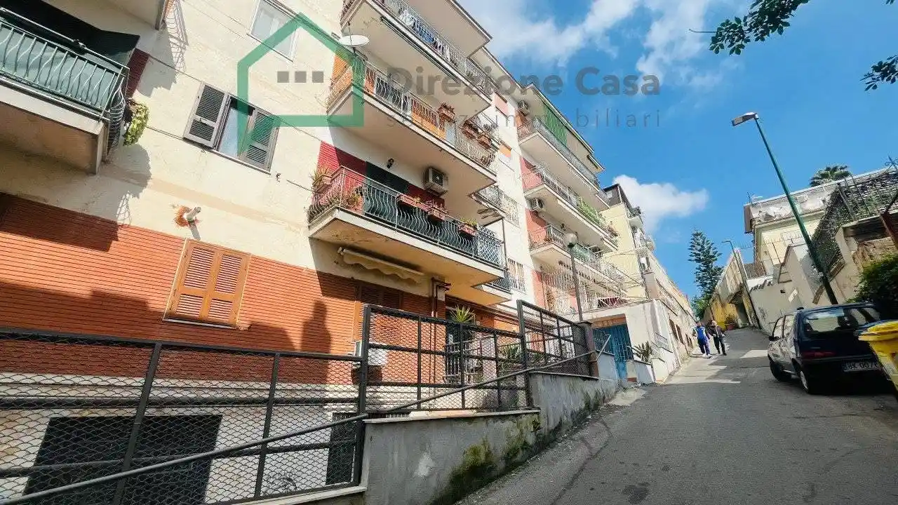 Appartamento in vendita a Napoli