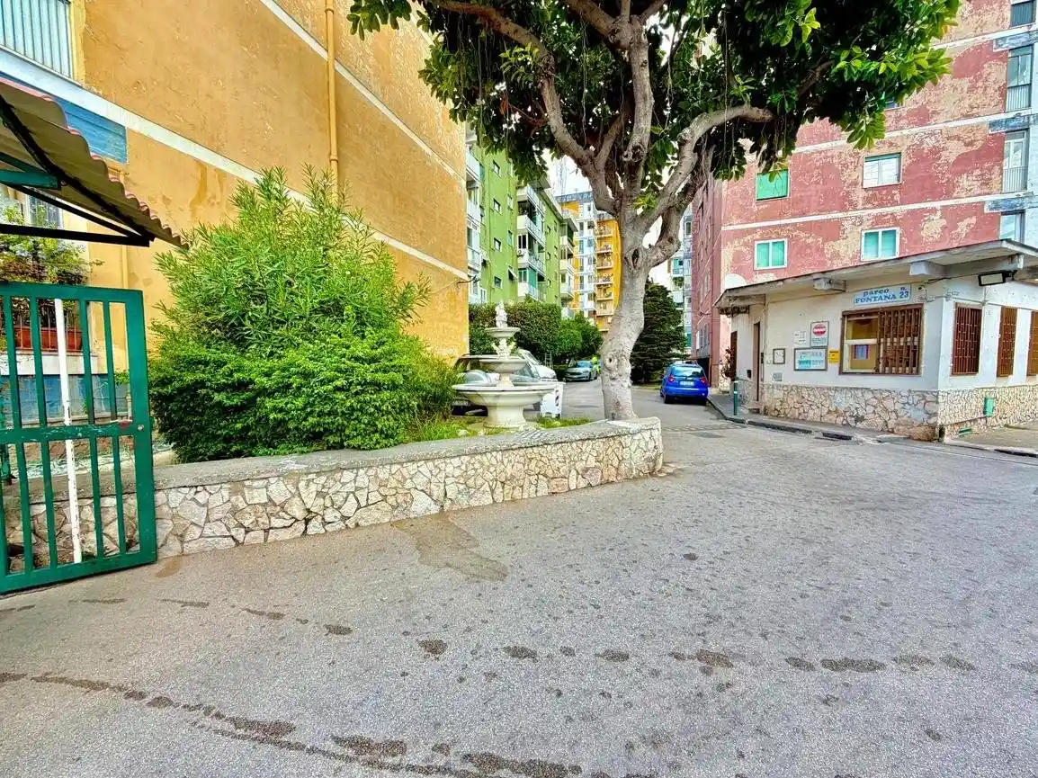 Appartamento in vendita a Napoli
