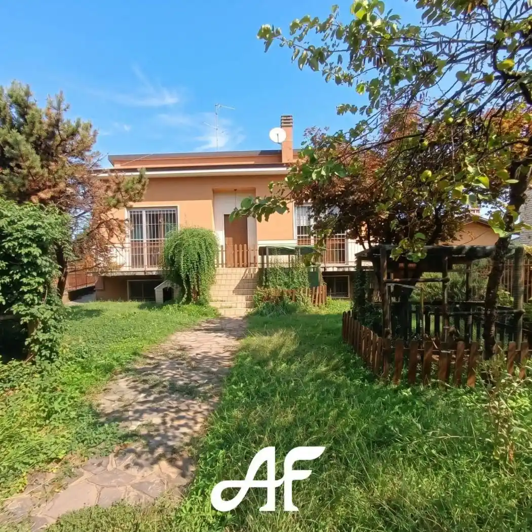 Villa in vendita a Casatenovo
