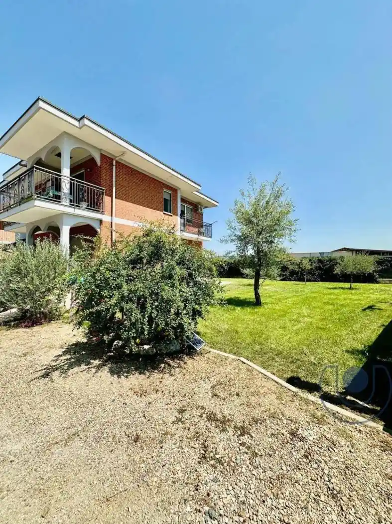 Villa in vendita a Santena