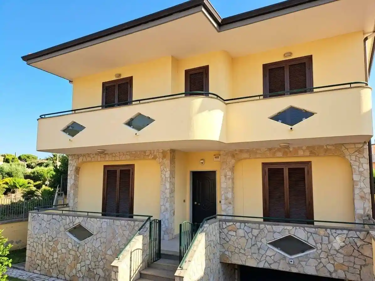 Villa in affitto a Giugliano in Campania