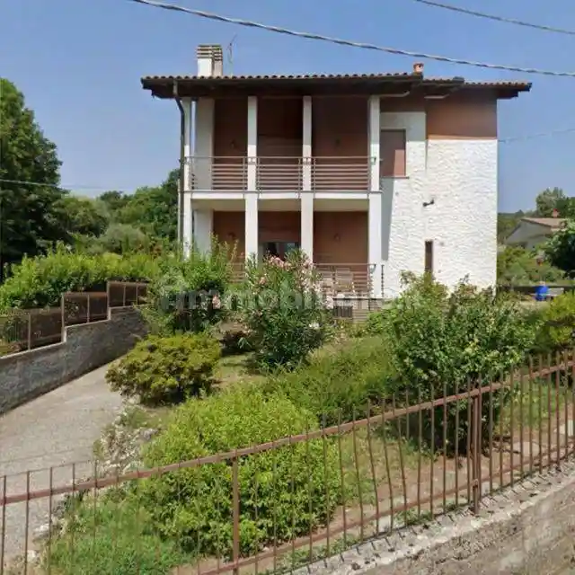 Villa in vendita a Cunardo