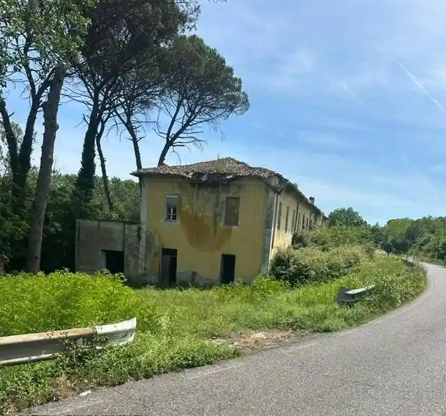Palazzo - Edificio in vendita a San Giovanni Incarico