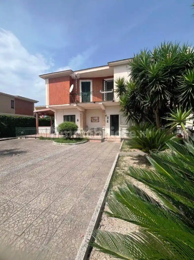 Villa in affitto a Castel Volturno