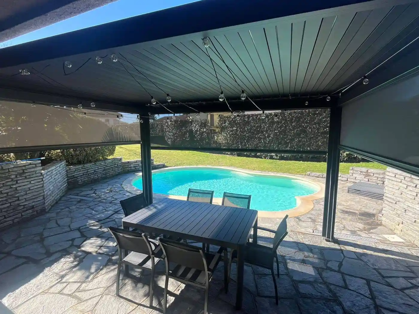 Villa in vendita a Varallo Pombia