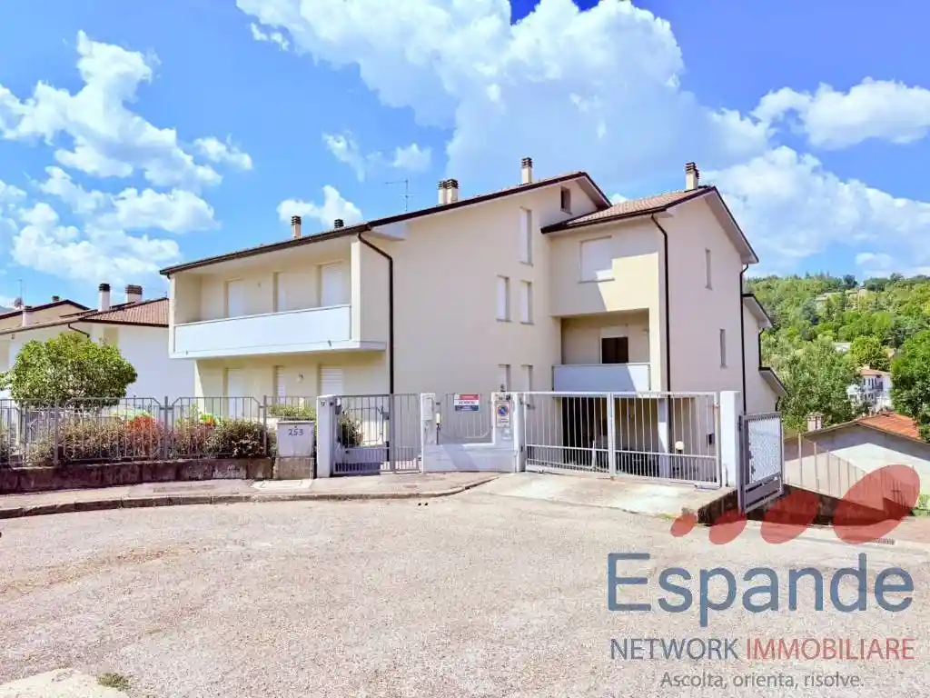 Appartamento in vendita a Santa Sofia