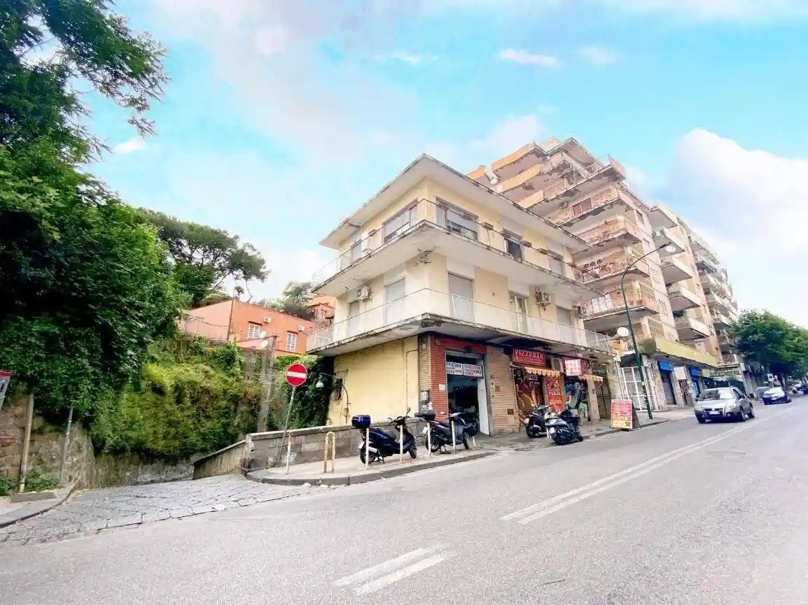 Appartamento in vendita a Napoli