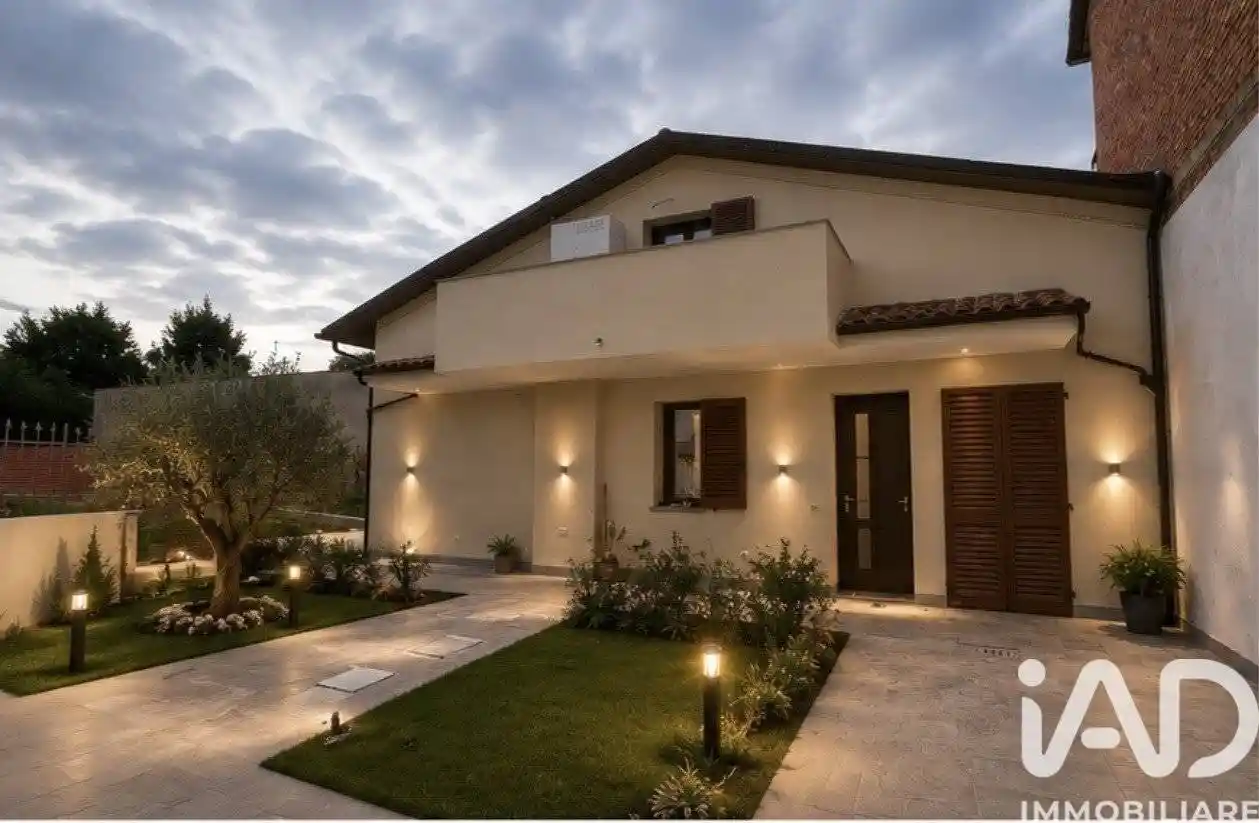 Casa indipendente in vendita a Prato