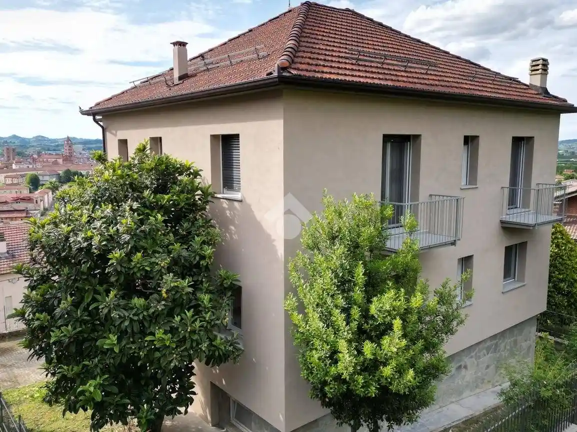 Villa in vendita a Alba
