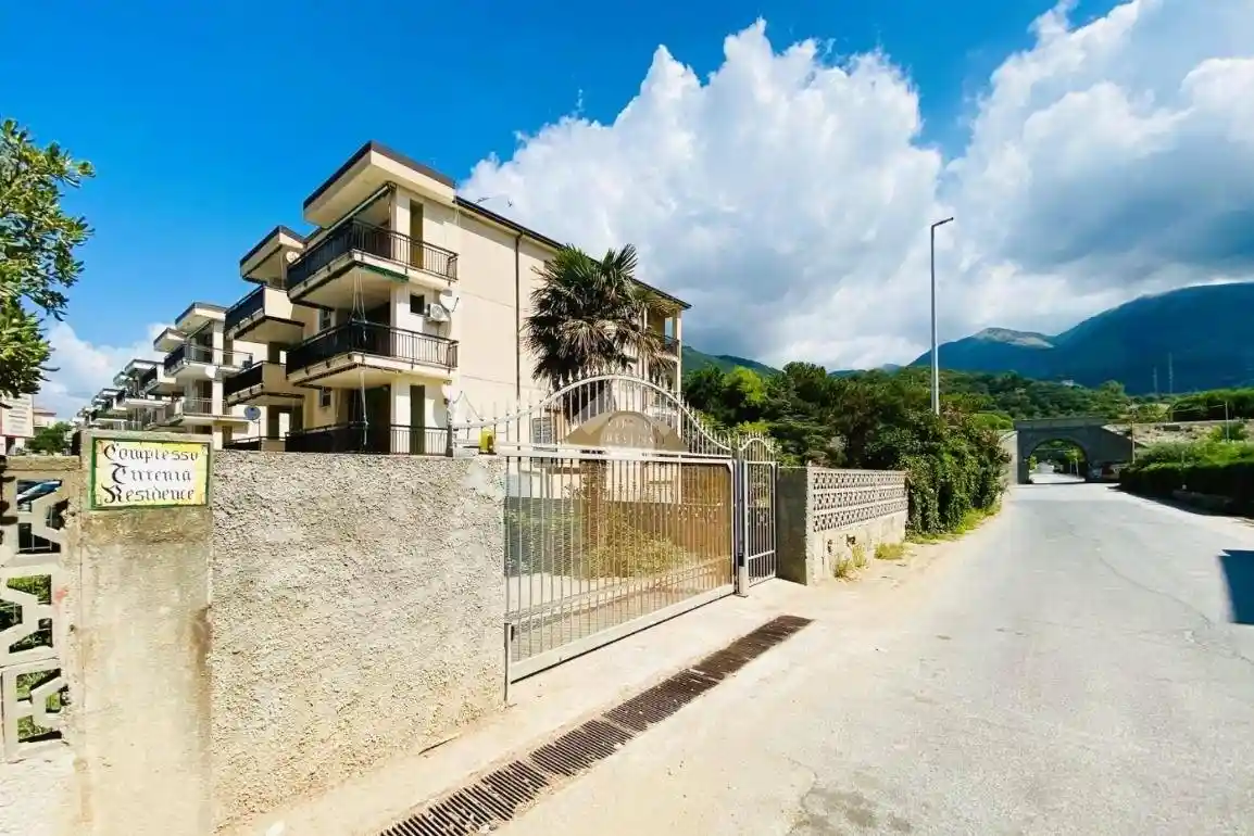 Appartamento in vendita a Falconara Albanese