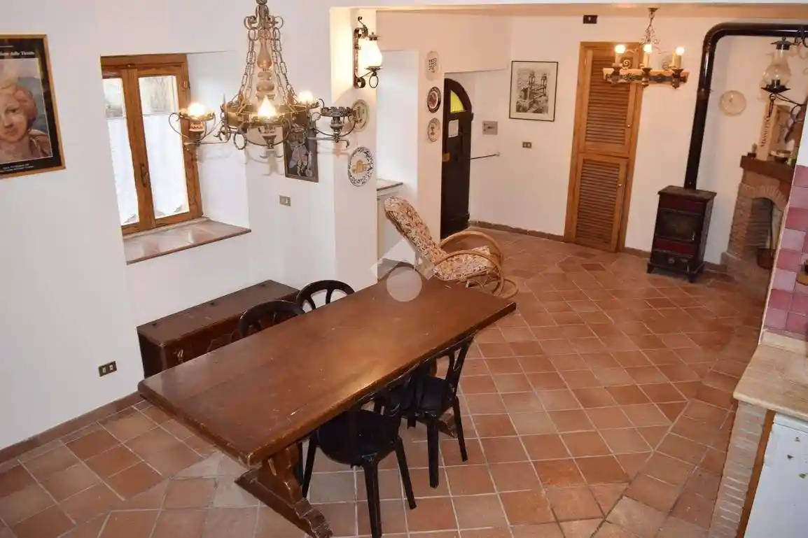 Casa indipendente in vendita a Tagliacozzo