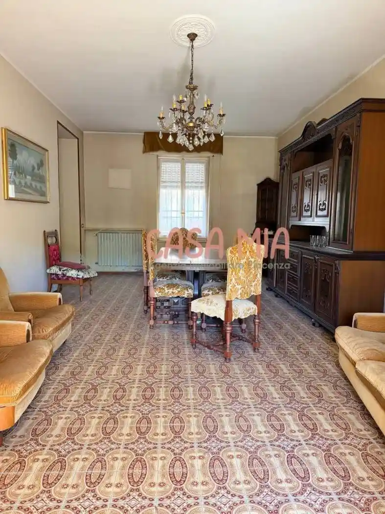 Casa indipendente in vendita a Piozzano