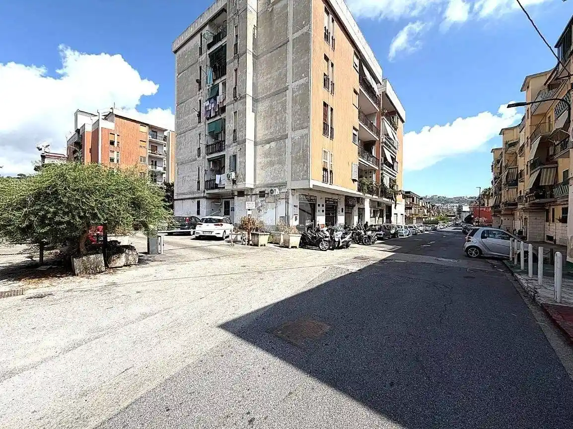 Appartamento in vendita a Napoli