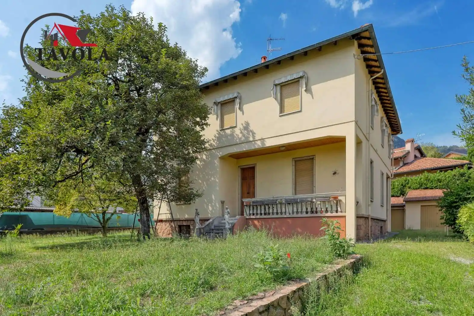 Villa in vendita a Arcisate